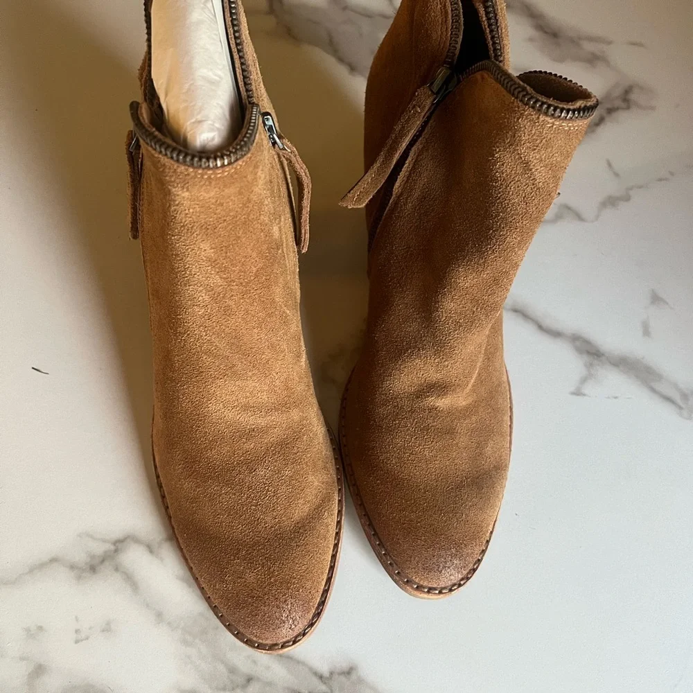 Women’s Dolce Vita Brown Suede Ankle Boots size 11